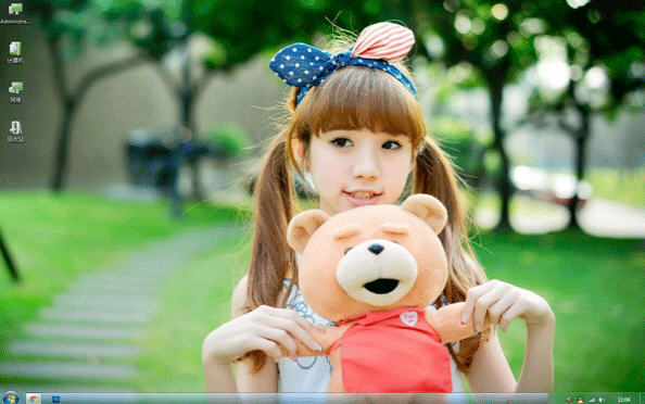 抱着娃娃的清纯美少女win7主题